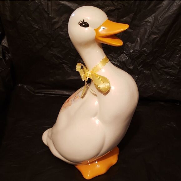 Vintage Pair of Large Porcelain Ducks w/Floral Design - Picture 4 of 11